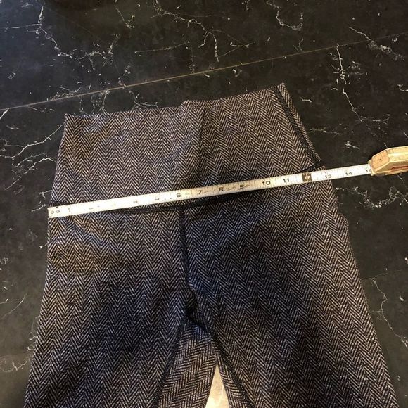 Lululemon high times size 4 - Picture 4 of 8